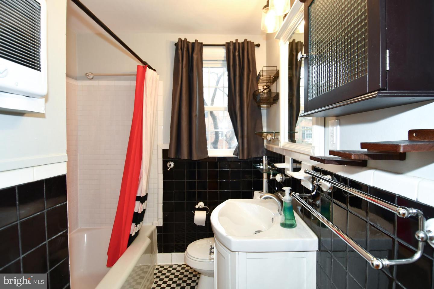 6608 BOULEVARD VW #A2, ALEXANDRIA, Virginia 22307, 2 Bedrooms Bedrooms, ,1 BathroomBathrooms,Residential,For sale,6608 BOULEVARD VW #A2,VAFX2293826 MLS # VAFX2293826