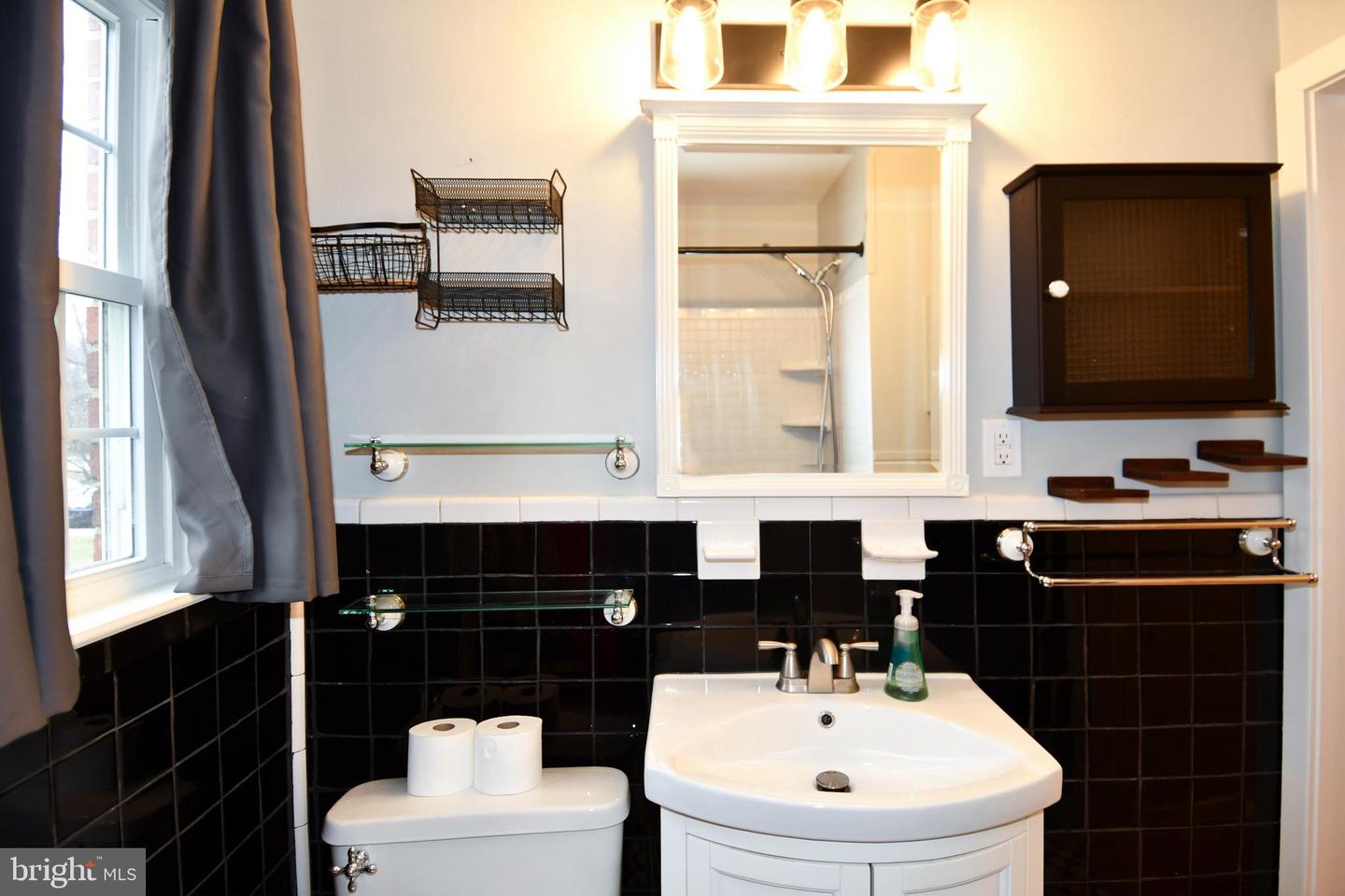 6608 BOULEVARD VW #A2, ALEXANDRIA, Virginia 22307, 2 Bedrooms Bedrooms, ,1 BathroomBathrooms,Residential,For sale,6608 BOULEVARD VW #A2,VAFX2293826 MLS # VAFX2293826