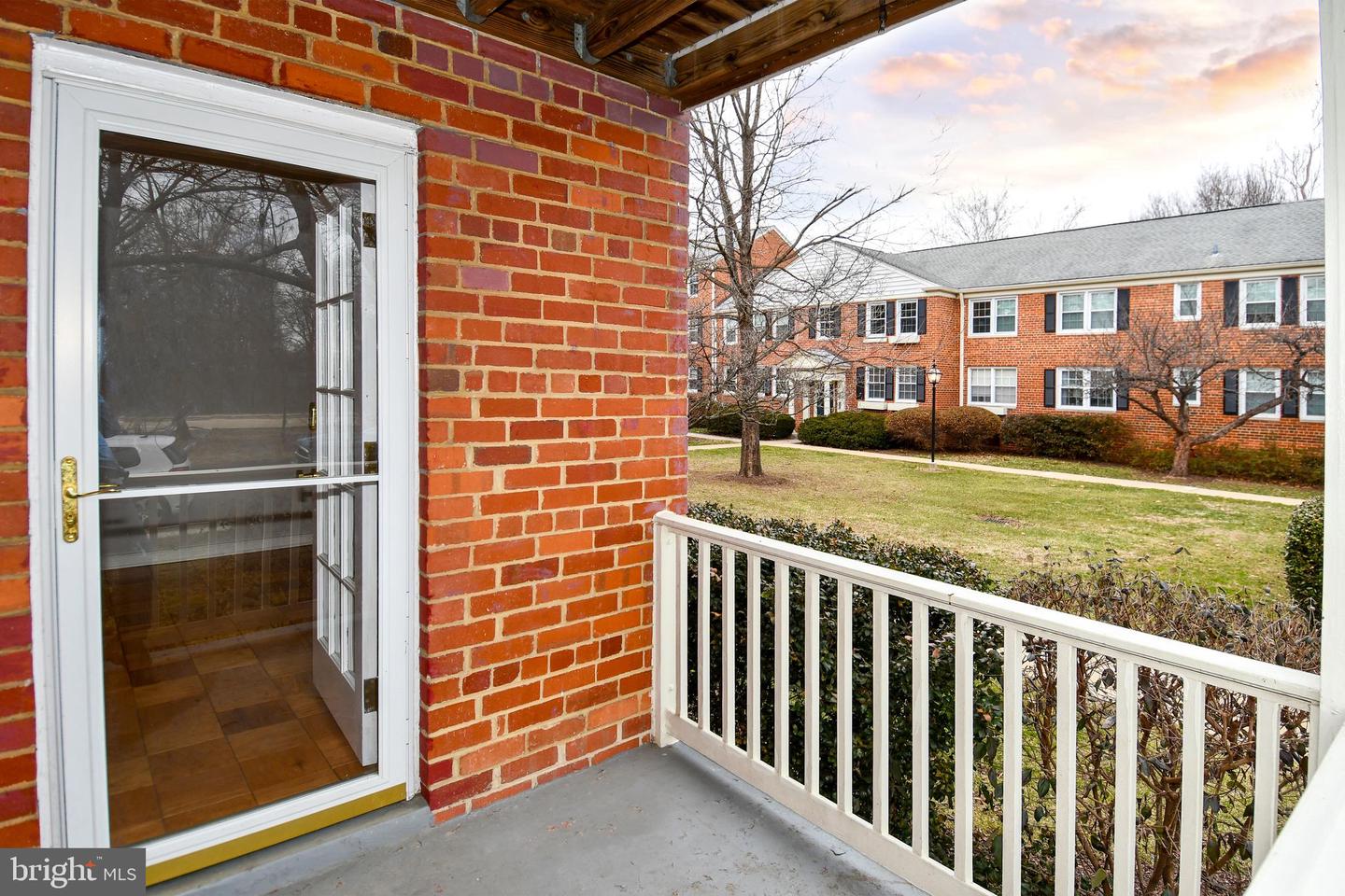 6608 BOULEVARD VW #A2, ALEXANDRIA, Virginia 22307, 2 Bedrooms Bedrooms, ,1 BathroomBathrooms,Residential,For sale,6608 BOULEVARD VW #A2,VAFX2293826 MLS # VAFX2293826