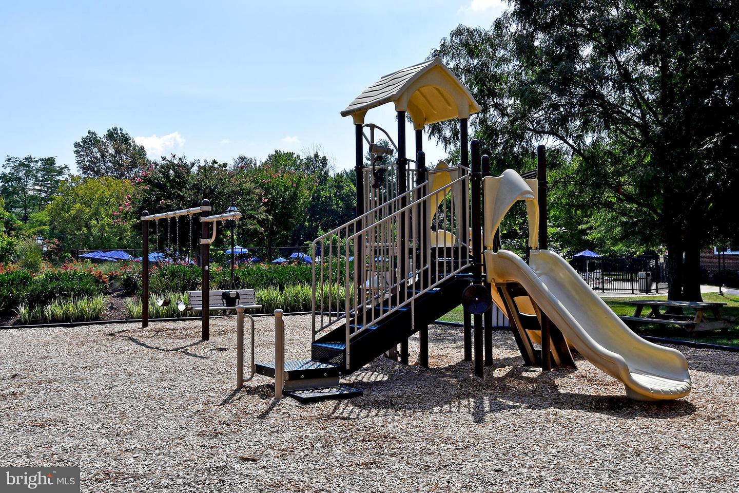 6608 BOULEVARD VW #A2, ALEXANDRIA, Virginia 22307, 2 Bedrooms Bedrooms, ,1 BathroomBathrooms,Residential,For sale,6608 BOULEVARD VW #A2,VAFX2293826 MLS # VAFX2293826