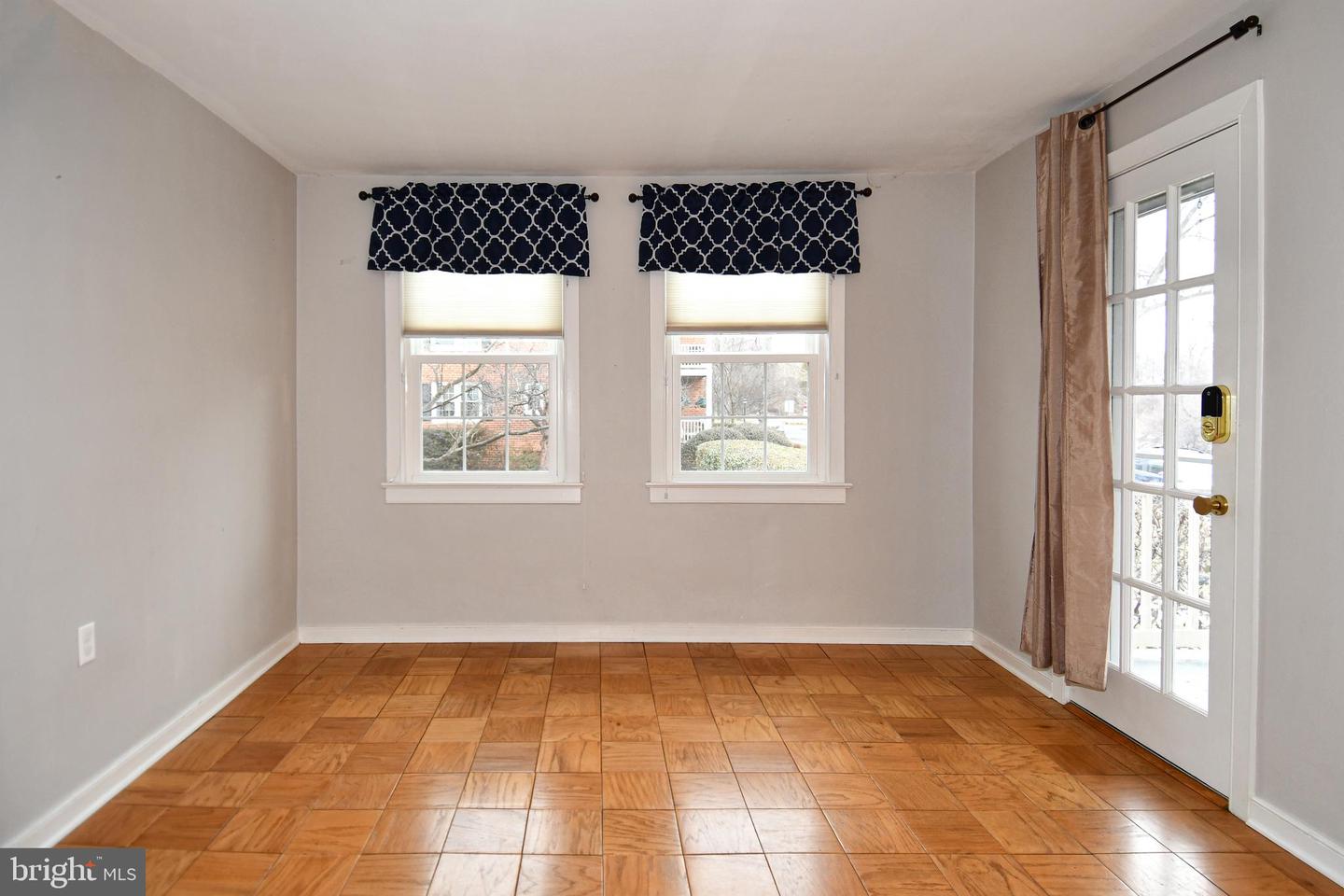 6608 BOULEVARD VW #A2, ALEXANDRIA, Virginia 22307, 2 Bedrooms Bedrooms, ,1 BathroomBathrooms,Residential,For sale,6608 BOULEVARD VW #A2,VAFX2293826 MLS # VAFX2293826