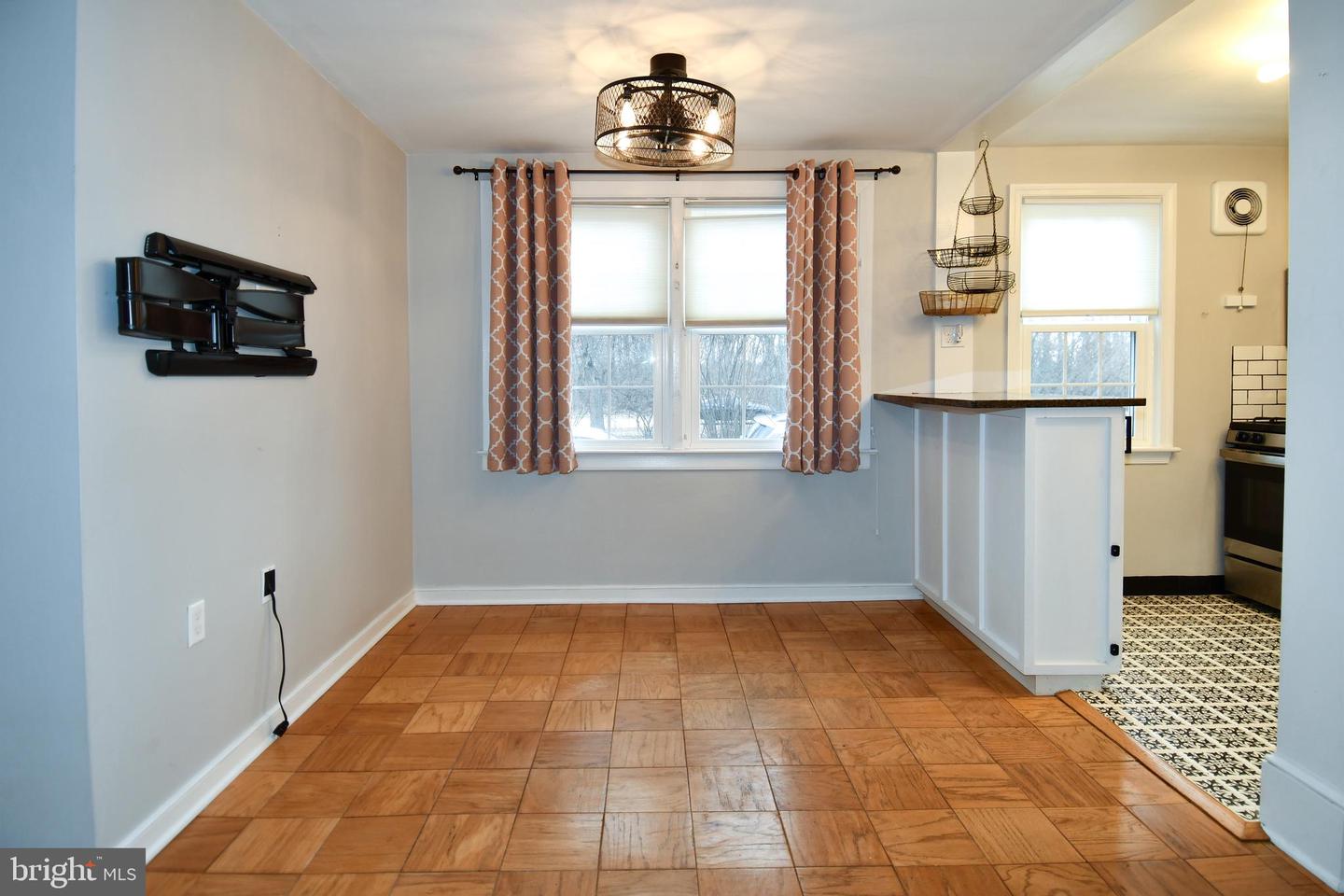 6608 BOULEVARD VW #A2, ALEXANDRIA, Virginia 22307, 2 Bedrooms Bedrooms, ,1 BathroomBathrooms,Residential,For sale,6608 BOULEVARD VW #A2,VAFX2293826 MLS # VAFX2293826