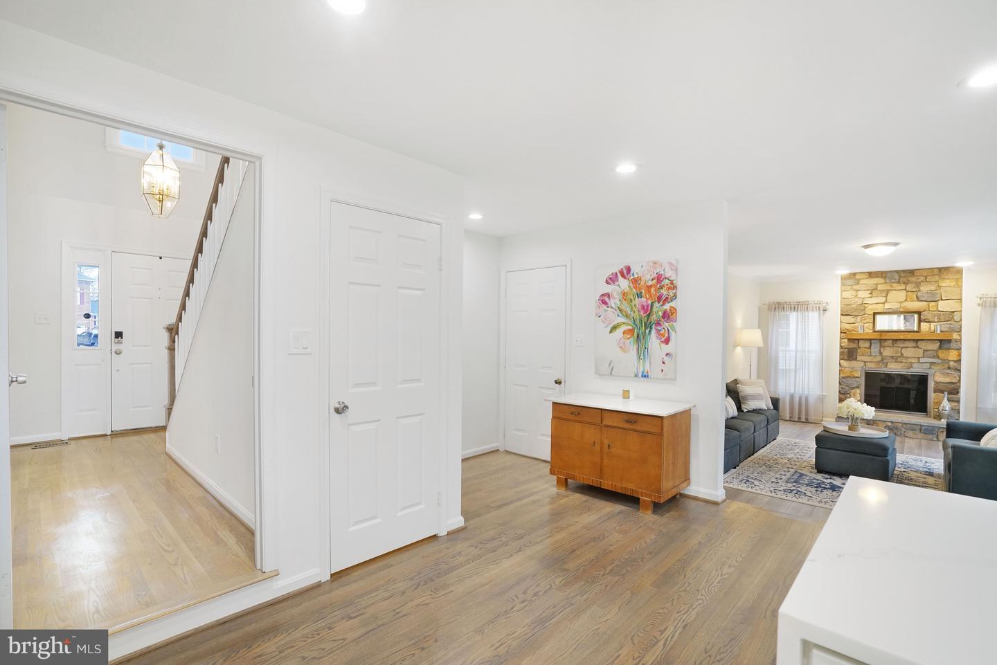 8813 TELEGRAPH CROSSING CT, LORTON, Virginia 22079, 5 Bedrooms Bedrooms, ,3 BathroomsBathrooms,Residential,For sale,8813 TELEGRAPH CROSSING CT,VAFX2293848 MLS # VAFX2293848