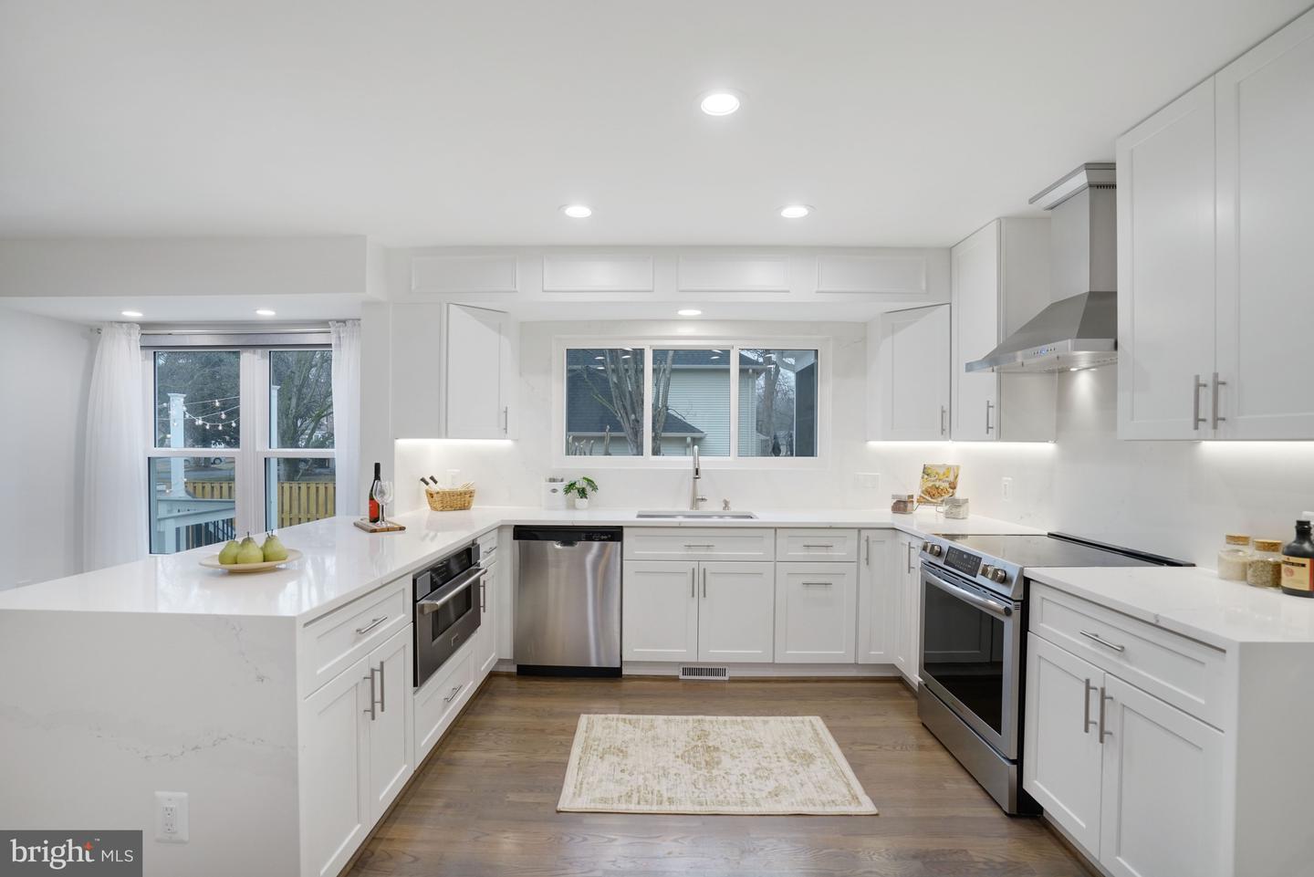 8813 TELEGRAPH CROSSING CT, LORTON, Virginia 22079, 5 Bedrooms Bedrooms, ,3 BathroomsBathrooms,Residential,For sale,8813 TELEGRAPH CROSSING CT,VAFX2293848 MLS # VAFX2293848