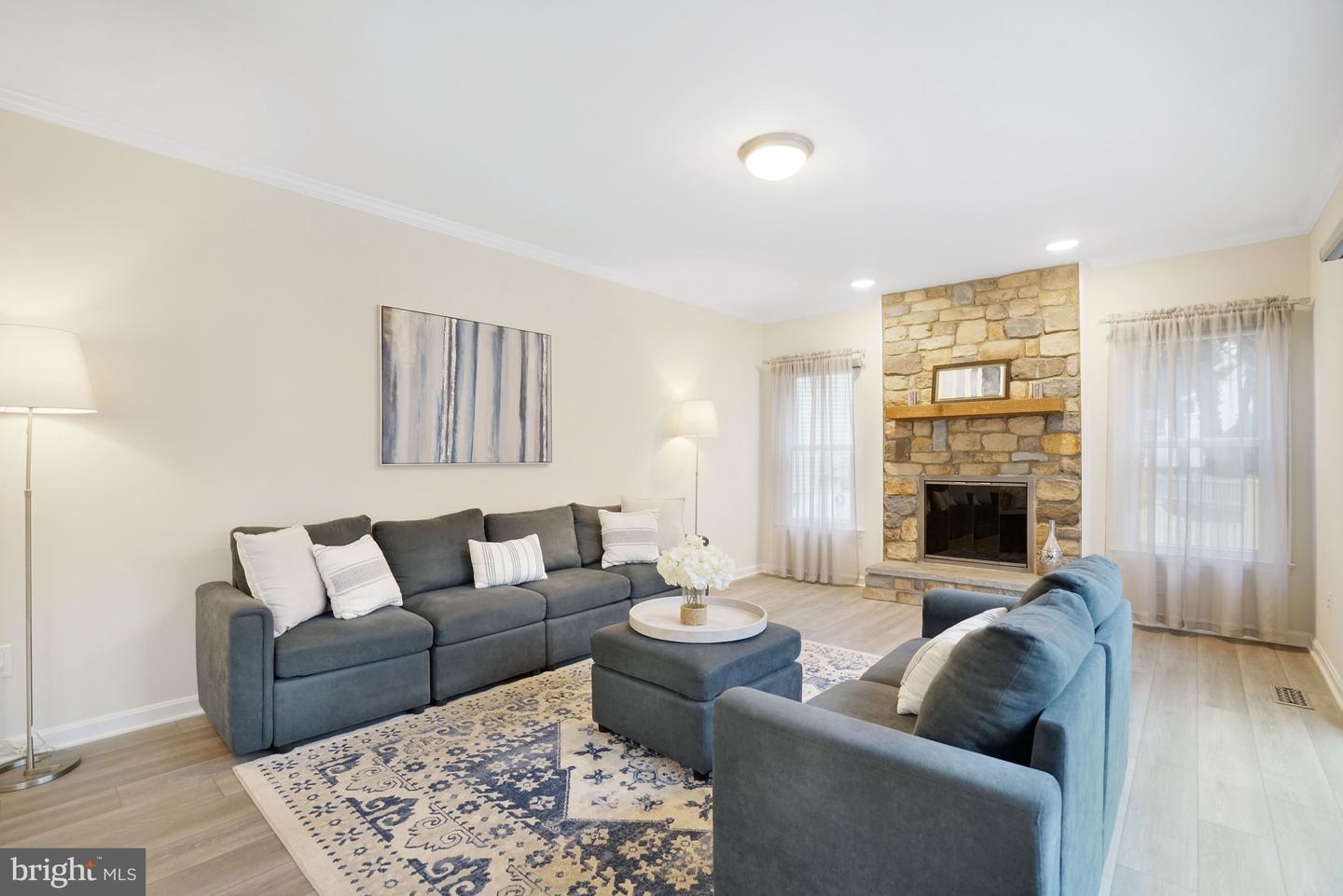 8813 TELEGRAPH CROSSING CT, LORTON, Virginia 22079, 5 Bedrooms Bedrooms, ,3 BathroomsBathrooms,Residential,For sale,8813 TELEGRAPH CROSSING CT,VAFX2293848 MLS # VAFX2293848