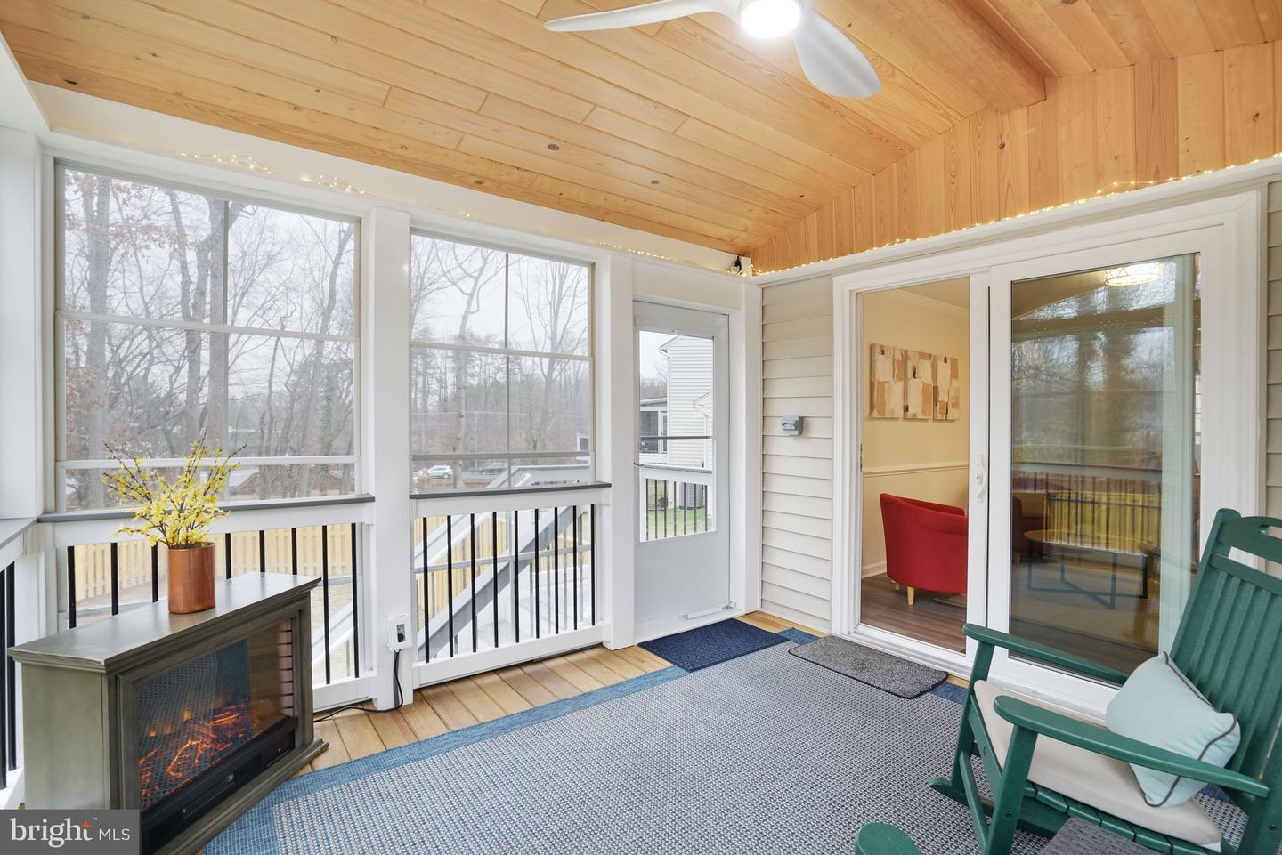 8813 TELEGRAPH CROSSING CT, LORTON, Virginia 22079, 5 Bedrooms Bedrooms, ,3 BathroomsBathrooms,Residential,For sale,8813 TELEGRAPH CROSSING CT,VAFX2293848 MLS # VAFX2293848