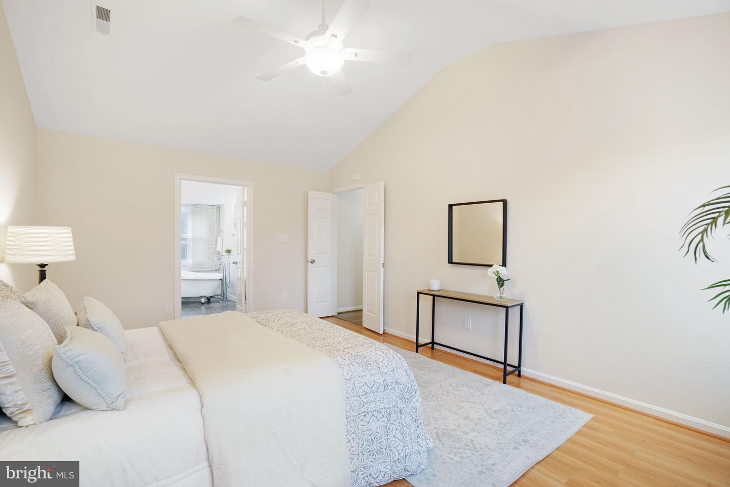 8813 TELEGRAPH CROSSING CT, LORTON, Virginia 22079, 5 Bedrooms Bedrooms, ,3 BathroomsBathrooms,Residential,For sale,8813 TELEGRAPH CROSSING CT,VAFX2293848 MLS # VAFX2293848