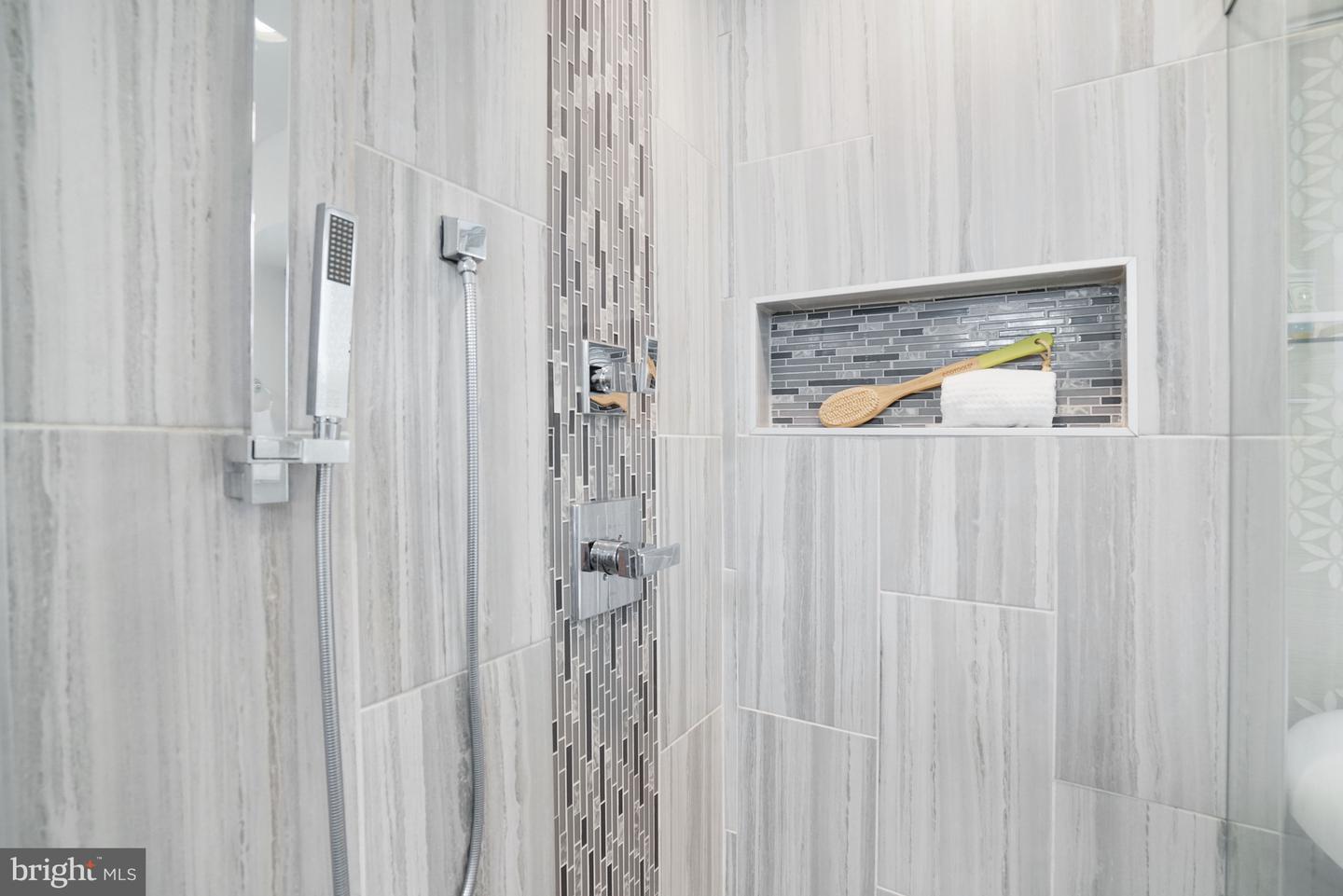 8813 TELEGRAPH CROSSING CT, LORTON, Virginia 22079, 5 Bedrooms Bedrooms, ,3 BathroomsBathrooms,Residential,For sale,8813 TELEGRAPH CROSSING CT,VAFX2293848 MLS # VAFX2293848