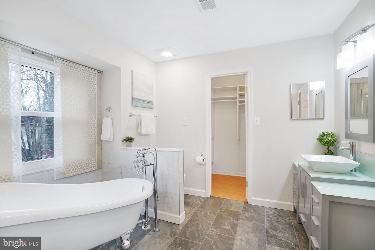 8813 TELEGRAPH CROSSING CT, LORTON, Virginia 22079, 5 Bedrooms Bedrooms, ,3 BathroomsBathrooms,Residential,For sale,8813 TELEGRAPH CROSSING CT,VAFX2293848 MLS # VAFX2293848