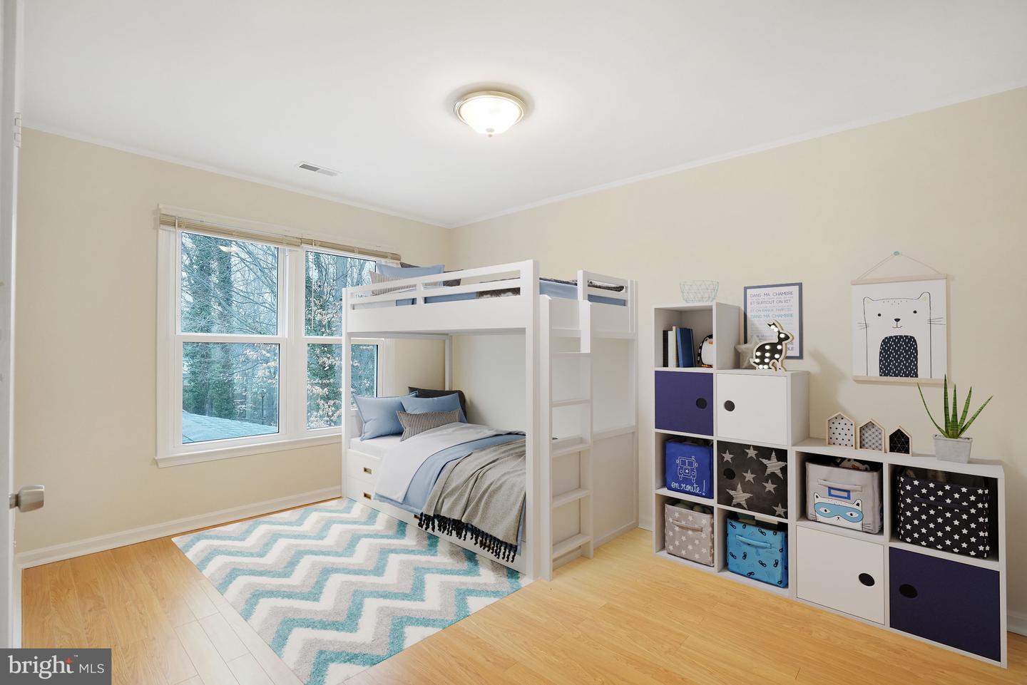 8813 TELEGRAPH CROSSING CT, LORTON, Virginia 22079, 5 Bedrooms Bedrooms, ,3 BathroomsBathrooms,Residential,For sale,8813 TELEGRAPH CROSSING CT,VAFX2293848 MLS # VAFX2293848