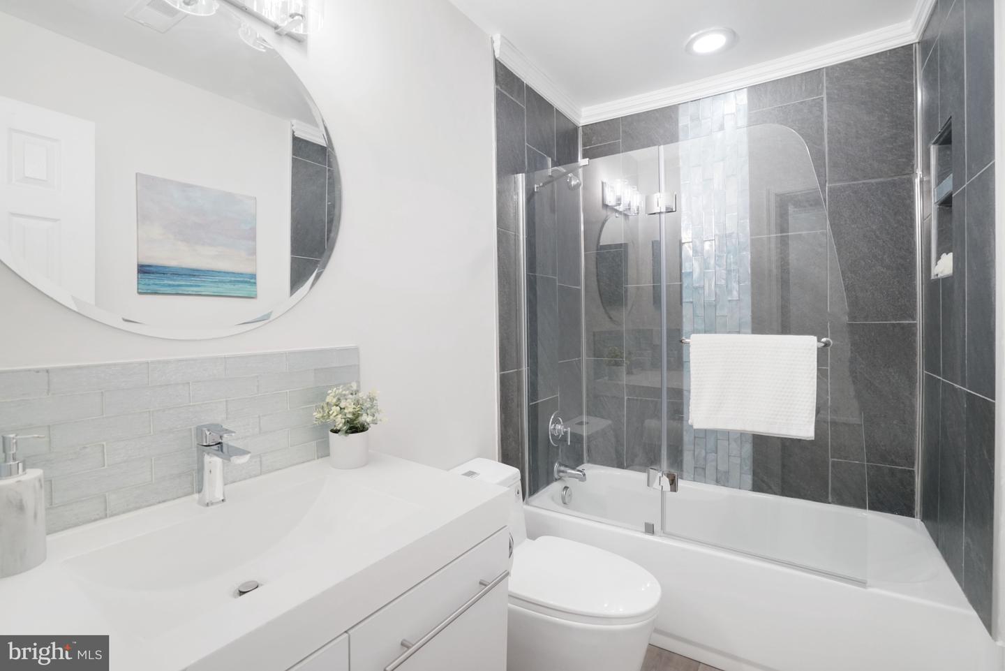 8813 TELEGRAPH CROSSING CT, LORTON, Virginia 22079, 5 Bedrooms Bedrooms, ,3 BathroomsBathrooms,Residential,For sale,8813 TELEGRAPH CROSSING CT,VAFX2293848 MLS # VAFX2293848