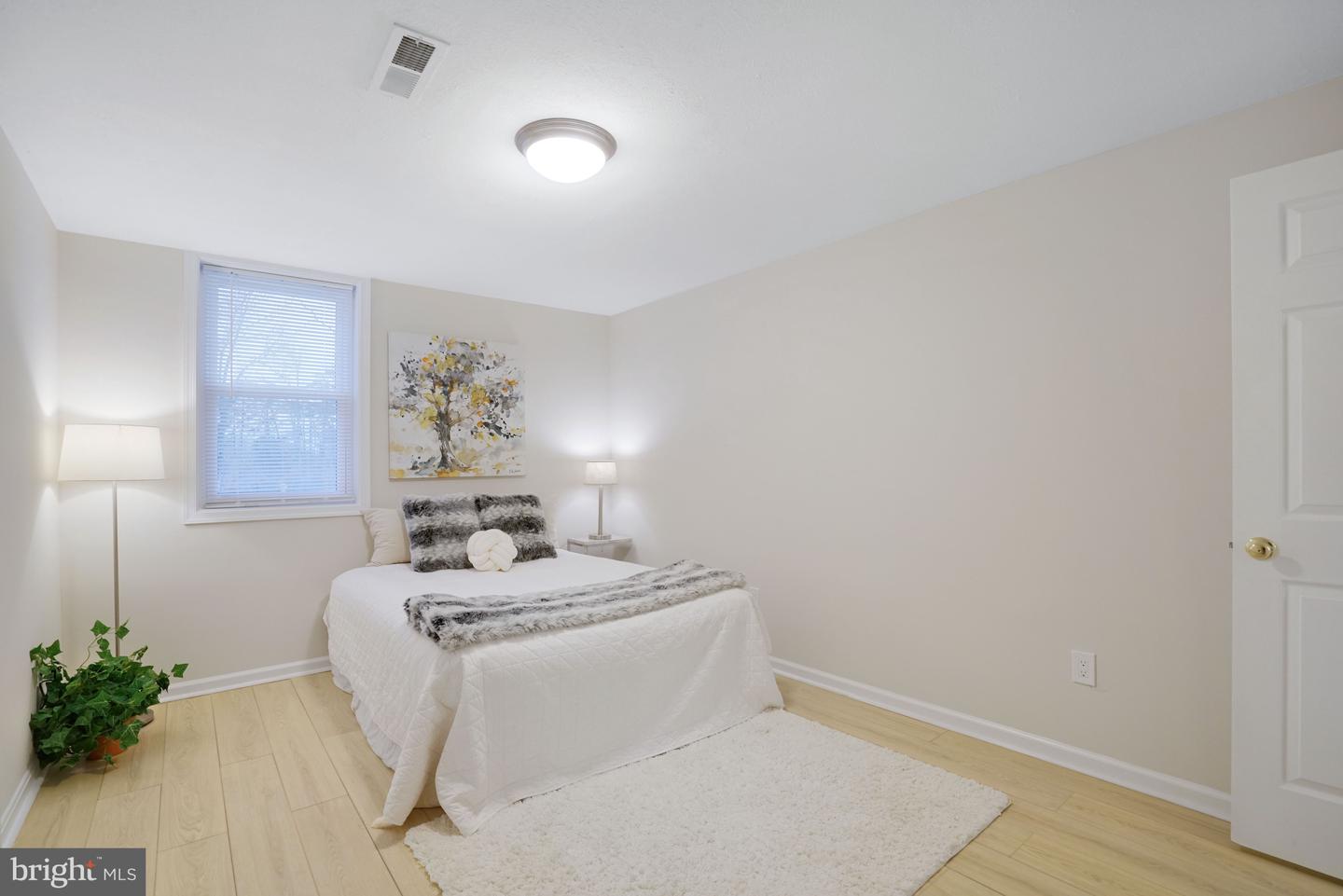 8813 TELEGRAPH CROSSING CT, LORTON, Virginia 22079, 5 Bedrooms Bedrooms, ,3 BathroomsBathrooms,Residential,For sale,8813 TELEGRAPH CROSSING CT,VAFX2293848 MLS # VAFX2293848