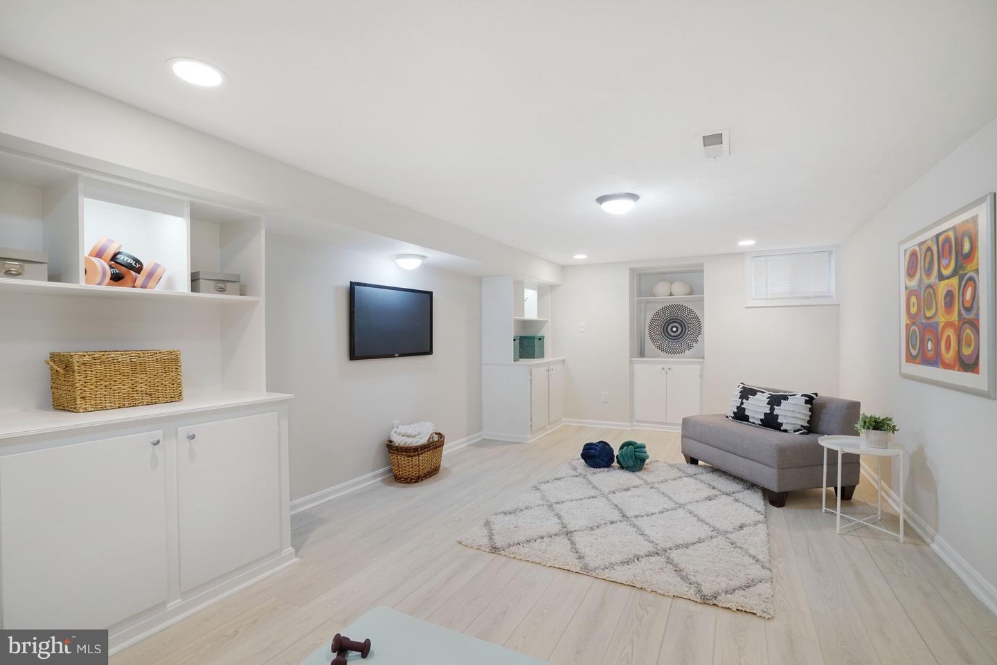 8813 TELEGRAPH CROSSING CT, LORTON, Virginia 22079, 5 Bedrooms Bedrooms, ,3 BathroomsBathrooms,Residential,For sale,8813 TELEGRAPH CROSSING CT,VAFX2293848 MLS # VAFX2293848