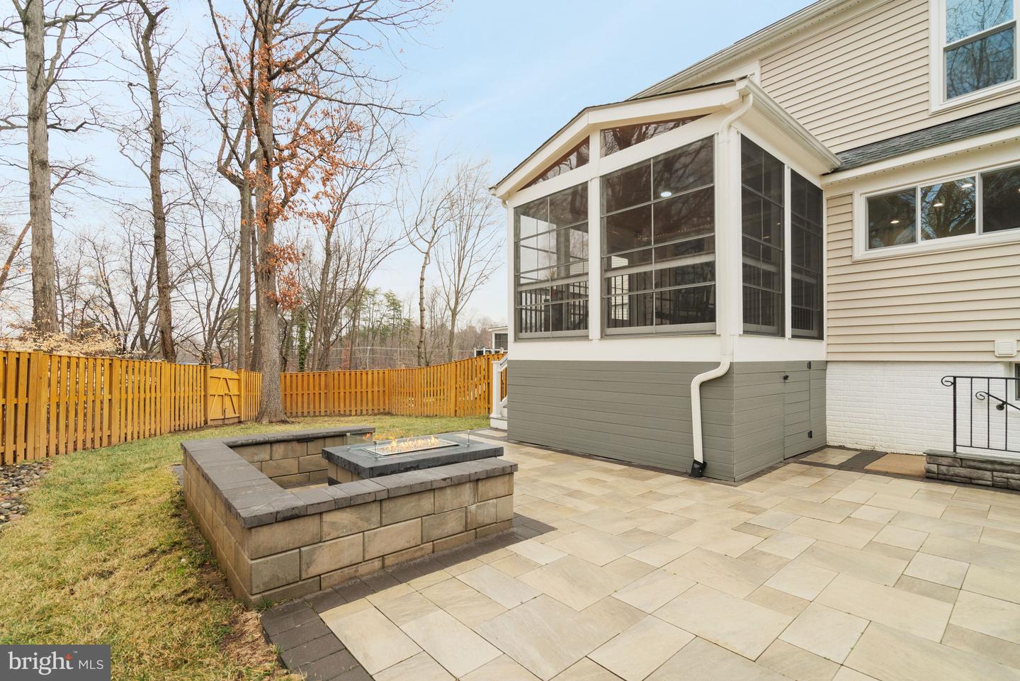 8813 TELEGRAPH CROSSING CT, LORTON, Virginia 22079, 5 Bedrooms Bedrooms, ,3 BathroomsBathrooms,Residential,For sale,8813 TELEGRAPH CROSSING CT,VAFX2293848 MLS # VAFX2293848