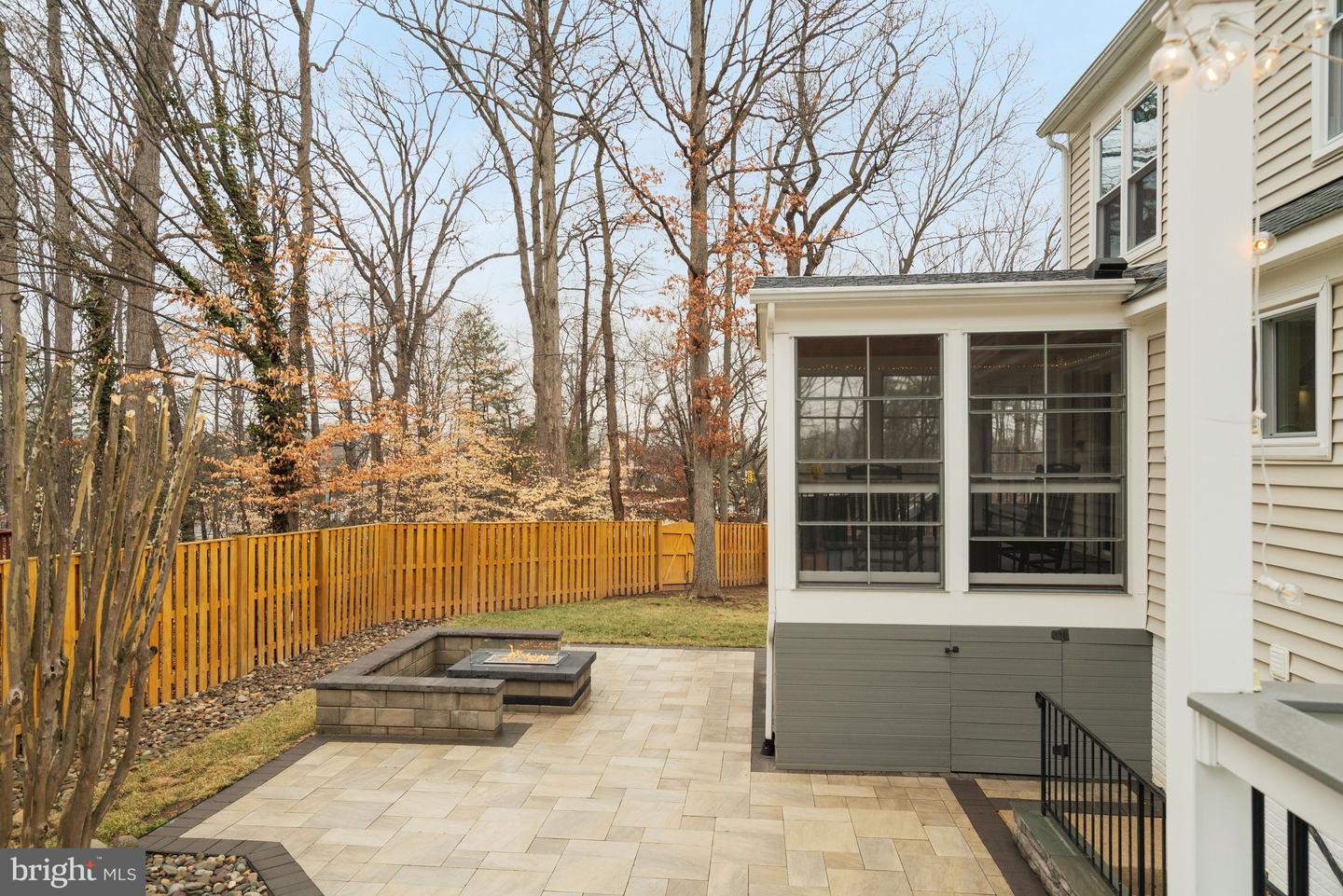 8813 TELEGRAPH CROSSING CT, LORTON, Virginia 22079, 5 Bedrooms Bedrooms, ,3 BathroomsBathrooms,Residential,For sale,8813 TELEGRAPH CROSSING CT,VAFX2293848 MLS # VAFX2293848