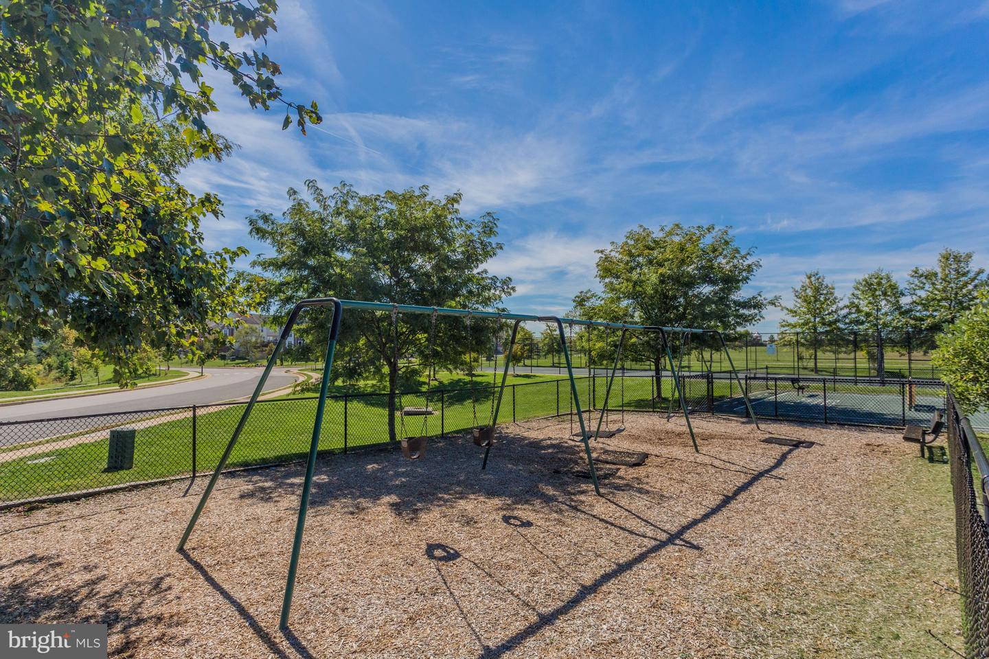 8813 TELEGRAPH CROSSING CT, LORTON, Virginia 22079, 5 Bedrooms Bedrooms, ,3 BathroomsBathrooms,Residential,For sale,8813 TELEGRAPH CROSSING CT,VAFX2293848 MLS # VAFX2293848