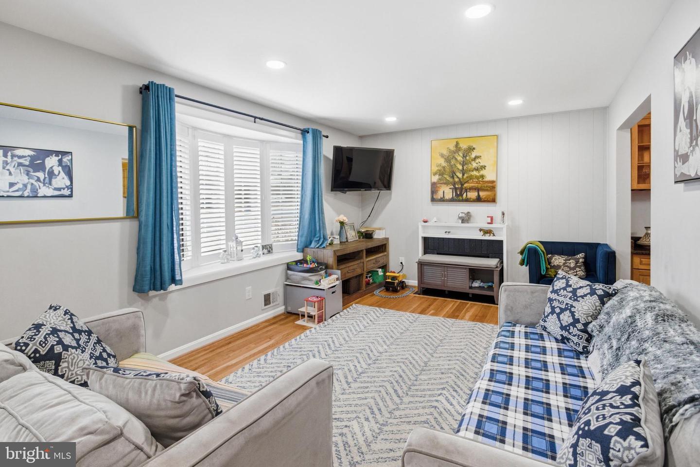 8802 PARLIAMENT DR, SPRINGFIELD, Virginia 22151, 6 Bedrooms Bedrooms, 13 Rooms Rooms,Residential,For sale,8802 PARLIAMENT DR,VAFX2293860 MLS # VAFX2293860