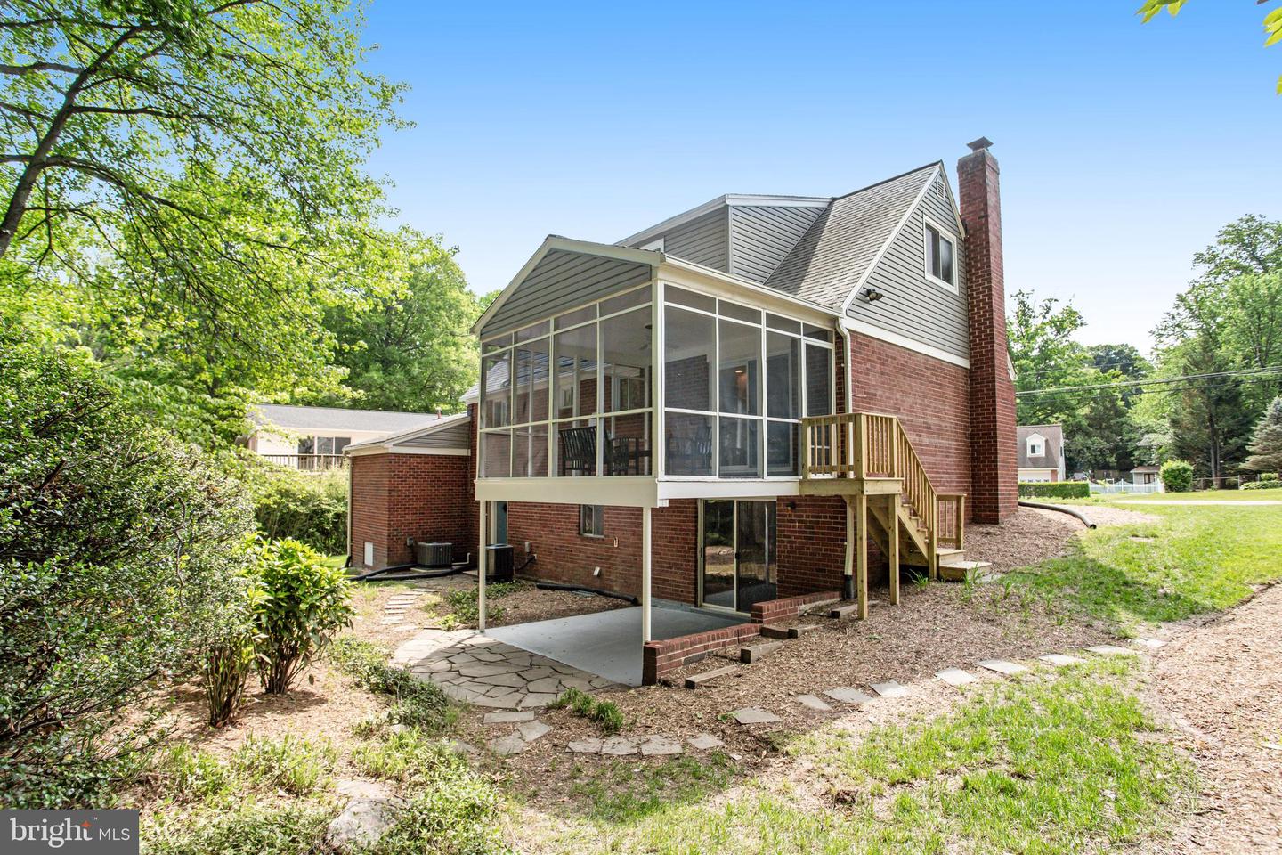 8802 PARLIAMENT DR, SPRINGFIELD, Virginia 22151, 6 Bedrooms Bedrooms, 13 Rooms Rooms,Residential,For sale,8802 PARLIAMENT DR,VAFX2293860 MLS # VAFX2293860