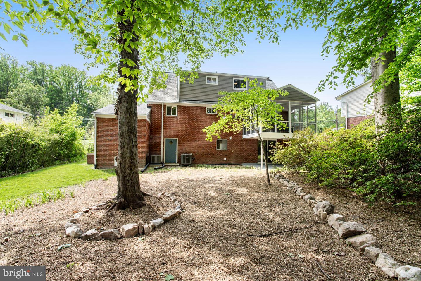 8802 PARLIAMENT DR, SPRINGFIELD, Virginia 22151, 6 Bedrooms Bedrooms, 13 Rooms Rooms,Residential,For sale,8802 PARLIAMENT DR,VAFX2293860 MLS # VAFX2293860