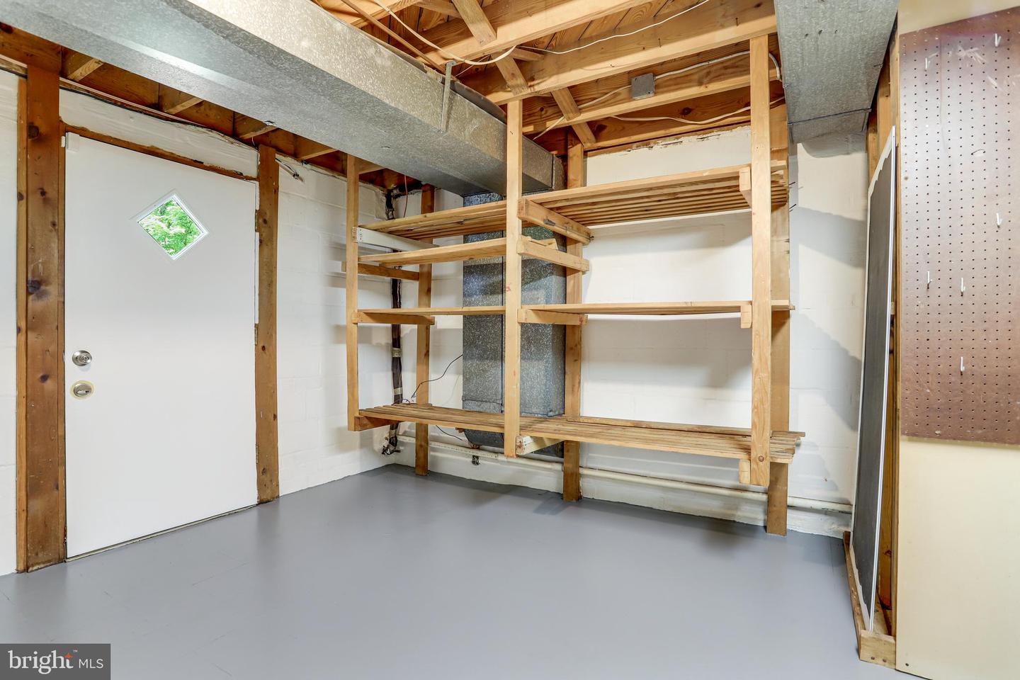 8802 PARLIAMENT DR, SPRINGFIELD, Virginia 22151, 6 Bedrooms Bedrooms, 13 Rooms Rooms,Residential,For sale,8802 PARLIAMENT DR,VAFX2293860 MLS # VAFX2293860