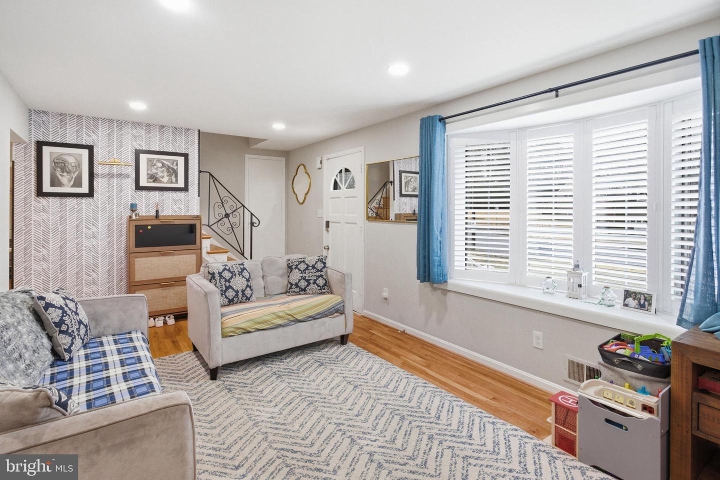 8802 PARLIAMENT DR, SPRINGFIELD, Virginia 22151, 6 Bedrooms Bedrooms, 13 Rooms Rooms,Residential,For sale,8802 PARLIAMENT DR,VAFX2293860 MLS # VAFX2293860