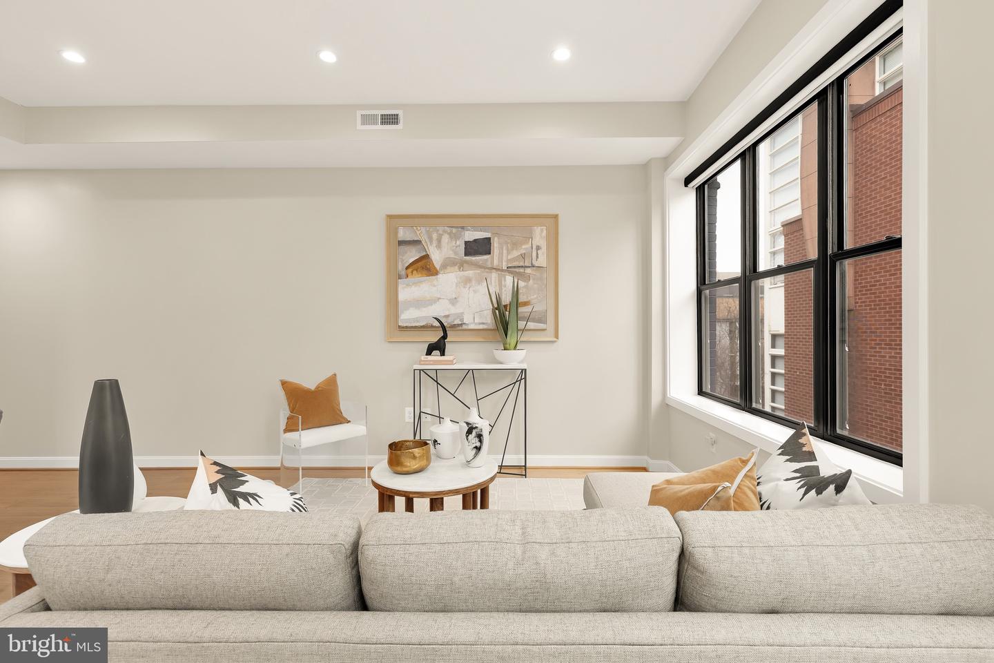 1402 12TH ST NW #10, WASHINGTON, District Of Columbia 20005, 2 Bedrooms Bedrooms, ,2 BathroomsBathrooms,Residential,For sale,1402 12TH ST NW #10,DCDC2248714 MLS # DCDC2248714