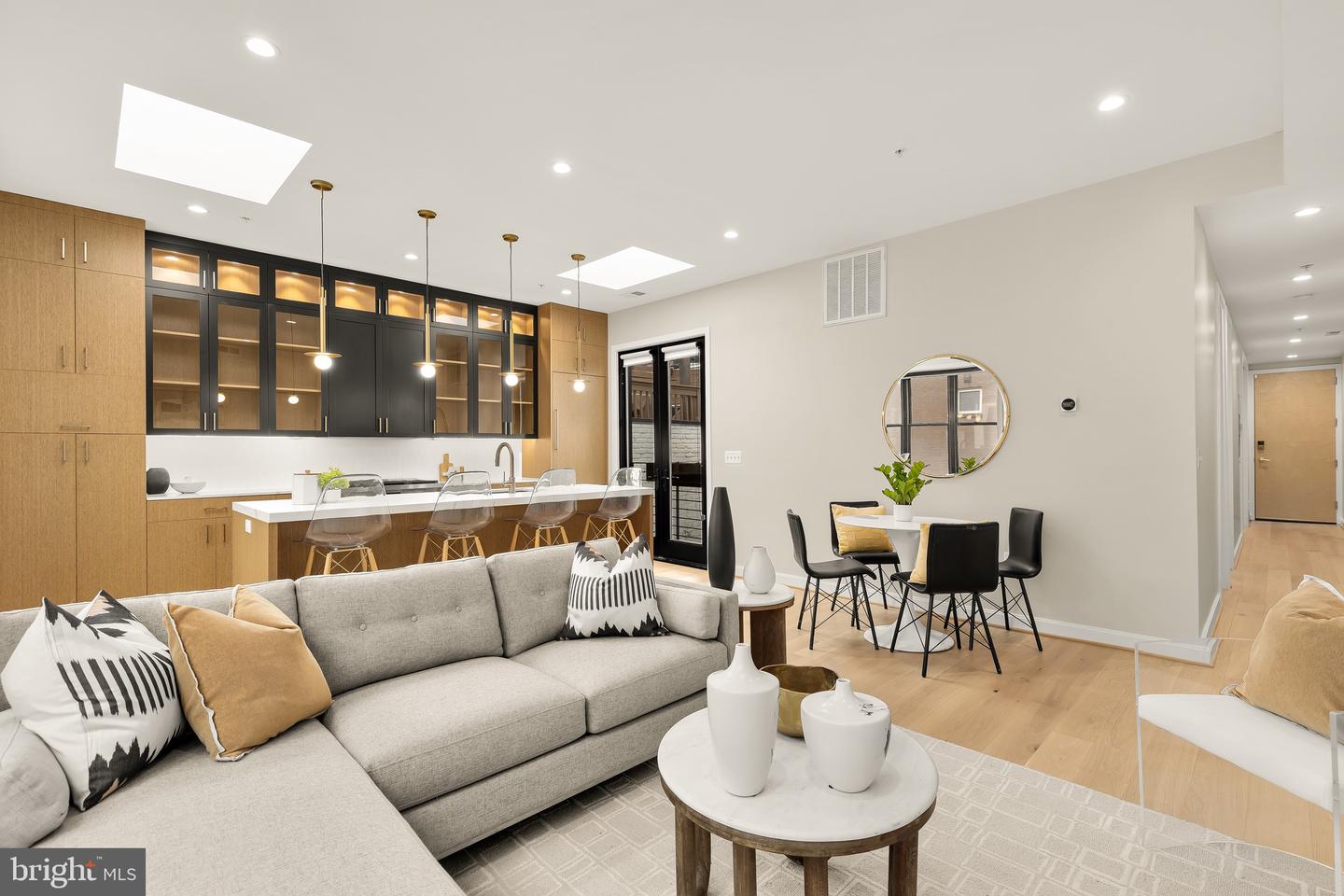 1402 12TH ST NW #10, WASHINGTON, District Of Columbia 20005, 2 Bedrooms Bedrooms, ,2 BathroomsBathrooms,Residential,For sale,1402 12TH ST NW #10,DCDC2248714 MLS # DCDC2248714