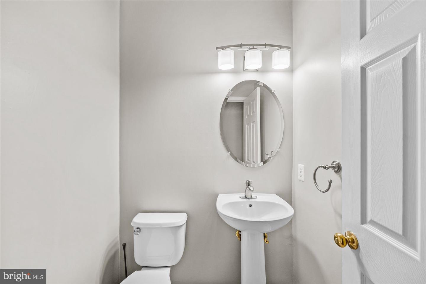 26068 TALAMORE DR, CHANTILLY, Virginia 20152, 4 Bedrooms Bedrooms, ,3 BathroomsBathrooms,Residential,For sale,26068 TALAMORE DR,VALO2117276 MLS # VALO2117276