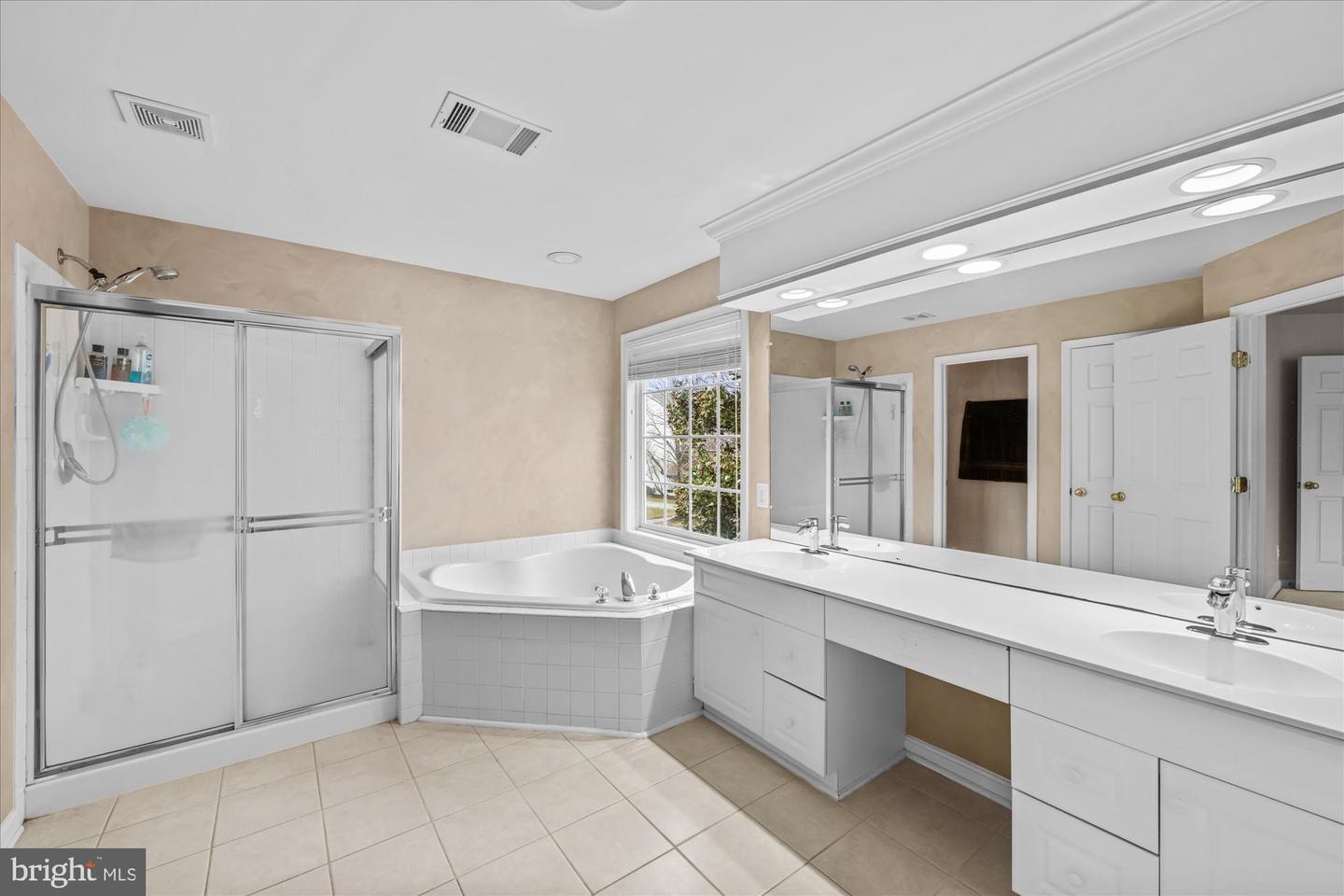 26068 TALAMORE DR, CHANTILLY, Virginia 20152, 4 Bedrooms Bedrooms, ,3 BathroomsBathrooms,Residential,For sale,26068 TALAMORE DR,VALO2117276 MLS # VALO2117276