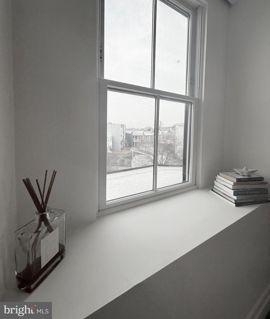 770 PARK RD NW #203, WASHINGTON, District Of Columbia 20010, 2 Bedrooms Bedrooms, 9 Rooms Rooms,2 BathroomsBathrooms,Residential,For sale,770 PARK RD NW #203,DCDC2248754 MLS # DCDC2248754