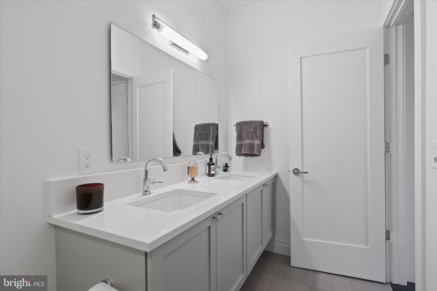 770 PARK RD NW #203, WASHINGTON, District Of Columbia 20010, 2 Bedrooms Bedrooms, 9 Rooms Rooms,2 BathroomsBathrooms,Residential,For sale,770 PARK RD NW #203,DCDC2248754 MLS # DCDC2248754