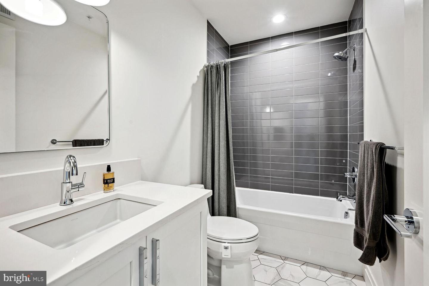 770 PARK RD NW #203, WASHINGTON, District Of Columbia 20010, 2 Bedrooms Bedrooms, 9 Rooms Rooms,2 BathroomsBathrooms,Residential,For sale,770 PARK RD NW #203,DCDC2248754 MLS # DCDC2248754