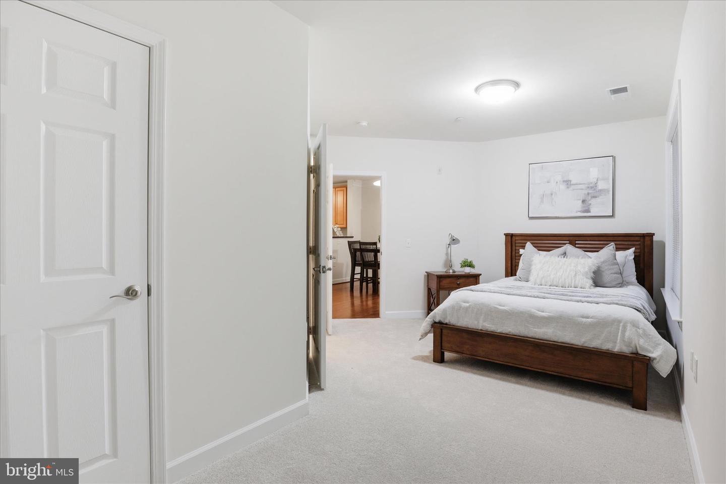 2101 N MONROE ST #111, ARLINGTON, Virginia 22207, 1 Bedroom Bedrooms, 6 Rooms Rooms,1 BathroomBathrooms,Residential,For sale,2101 N MONROE ST #111,VAAR2069604 MLS # VAAR2069604