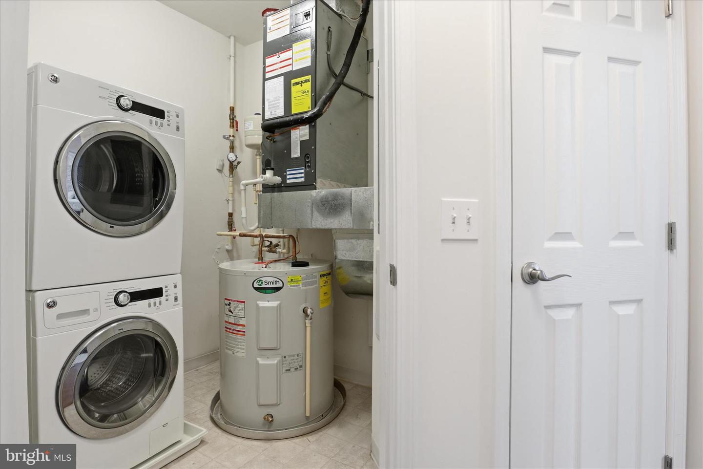 2101 N MONROE ST #111, ARLINGTON, Virginia 22207, 1 Bedroom Bedrooms, 6 Rooms Rooms,1 BathroomBathrooms,Residential,For sale,2101 N MONROE ST #111,VAAR2069604 MLS # VAAR2069604