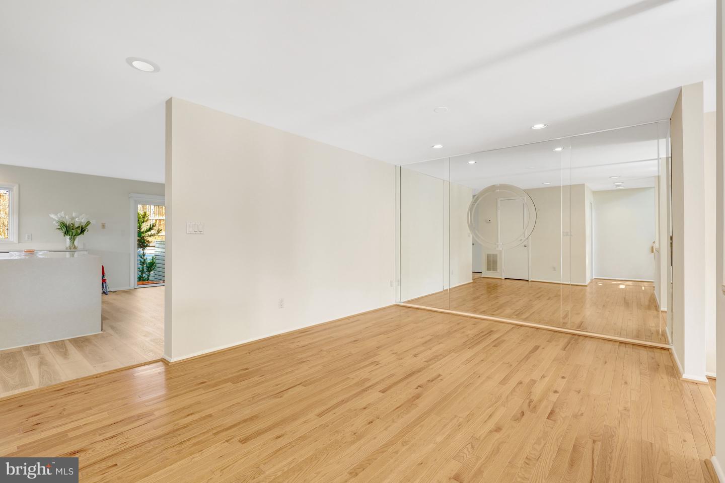 1926 LAKEPORT WAY, RESTON, Virginia 20191, 3 Bedrooms Bedrooms, 12 Rooms Rooms,3 BathroomsBathrooms,Residential,For sale,1926 LAKEPORT WAY,VAFX2293904 MLS # VAFX2293904