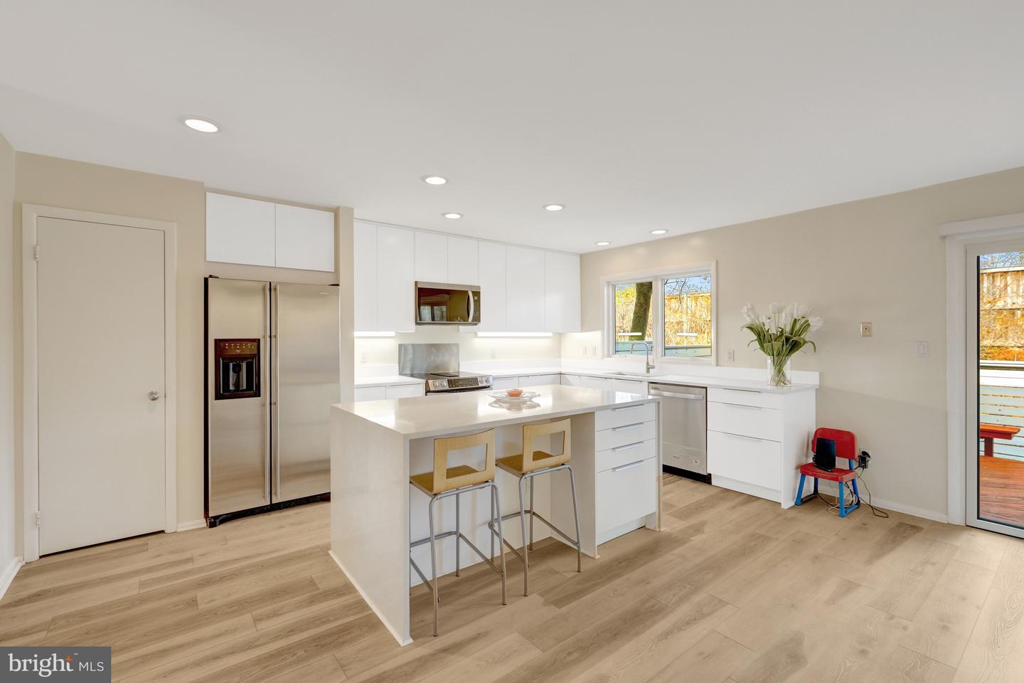 1926 LAKEPORT WAY, RESTON, Virginia 20191, 3 Bedrooms Bedrooms, 12 Rooms Rooms,3 BathroomsBathrooms,Residential,For sale,1926 LAKEPORT WAY,VAFX2293904 MLS # VAFX2293904