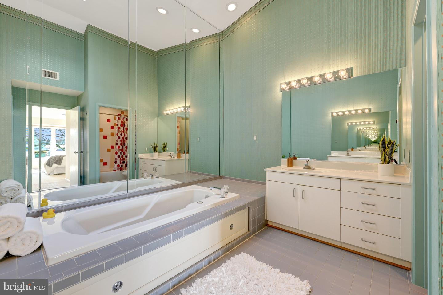 1926 LAKEPORT WAY, RESTON, Virginia 20191, 3 Bedrooms Bedrooms, 12 Rooms Rooms,3 BathroomsBathrooms,Residential,For sale,1926 LAKEPORT WAY,VAFX2293904 MLS # VAFX2293904