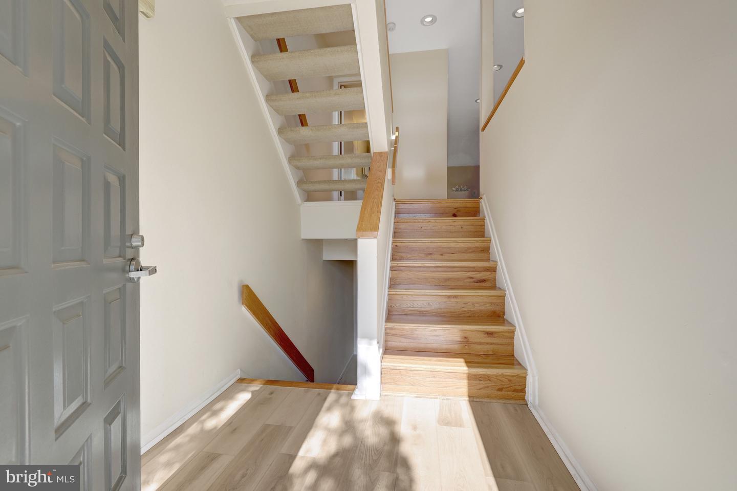 1926 LAKEPORT WAY, RESTON, Virginia 20191, 3 Bedrooms Bedrooms, 12 Rooms Rooms,3 BathroomsBathrooms,Residential,For sale,1926 LAKEPORT WAY,VAFX2293904 MLS # VAFX2293904