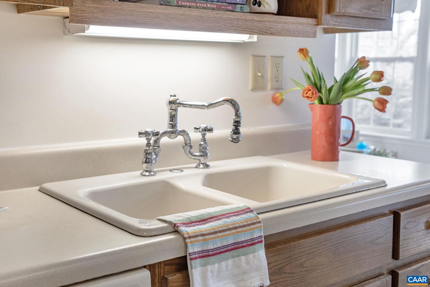 1697 BANYAN CT, CHARLOTTESVILLE, Virginia 22911, 3 Bedrooms Bedrooms, ,2 BathroomsBathrooms,Residential,For sale,1697 BANYAN CT,673914 MLS # 673914