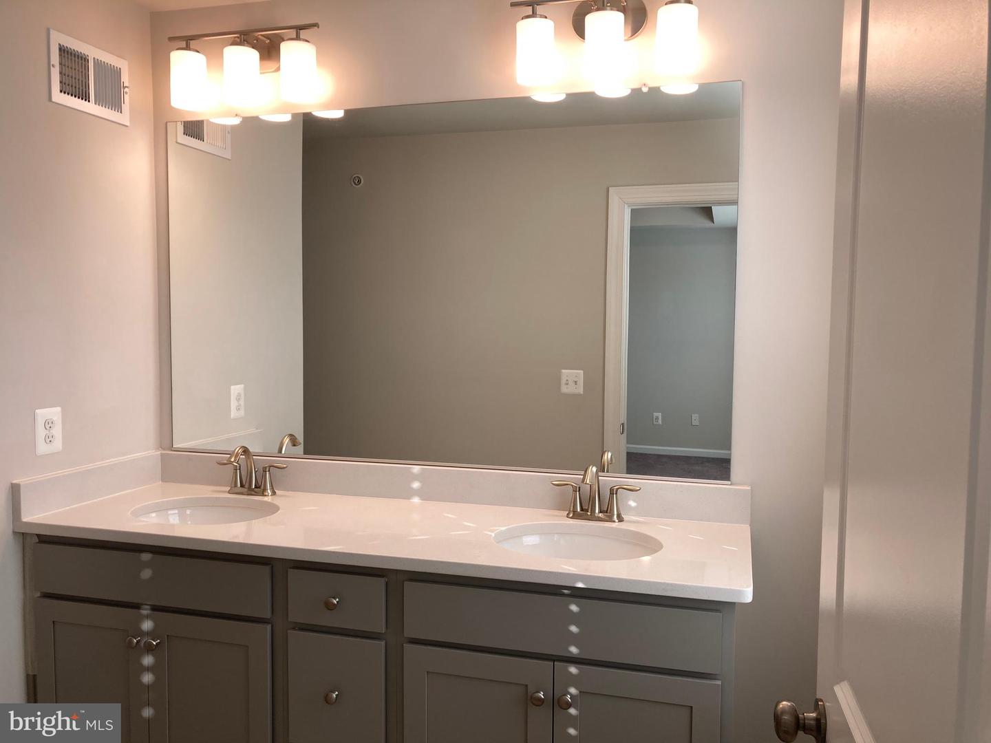 2376 STELLA PL #19, ALEXANDRIA, Virginia 22303, 3 Bedrooms Bedrooms, ,2 BathroomsBathrooms,Residential,For sale,2376 STELLA PL #19,VAFX2294002 MLS # VAFX2294002