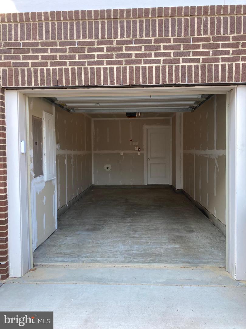 2376 STELLA PL #19, ALEXANDRIA, Virginia 22303, 3 Bedrooms Bedrooms, ,2 BathroomsBathrooms,Residential,For sale,2376 STELLA PL #19,VAFX2294002 MLS # VAFX2294002