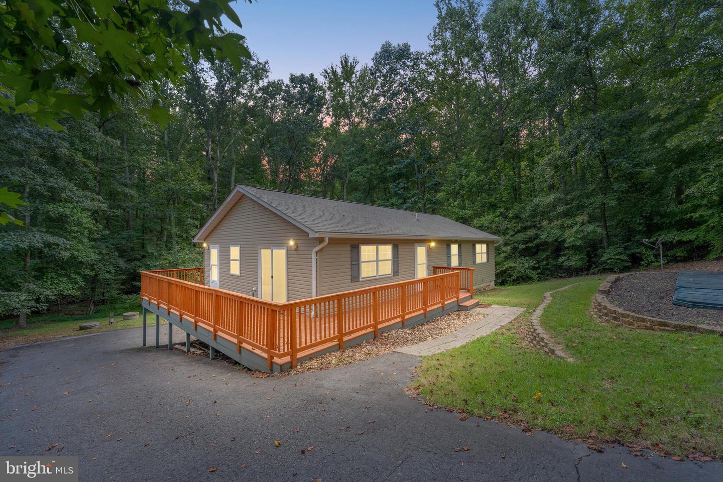 7224 WASHINGTON DR, KING GEORGE, Virginia 22485, 3 Bedrooms Bedrooms, ,3 BathroomsBathrooms,Residential,For sale,7224 WASHINGTON DR,VAKG2007706 MLS # VAKG2007706