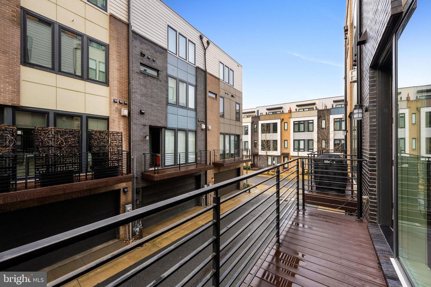 2822 TELEK PL, ALEXANDRIA, Virginia 22314, 4 Bedrooms Bedrooms, 12 Rooms Rooms,3 BathroomsBathrooms,Residential,For sale,2822 TELEK PL,VAAX2054772 MLS # VAAX2054772