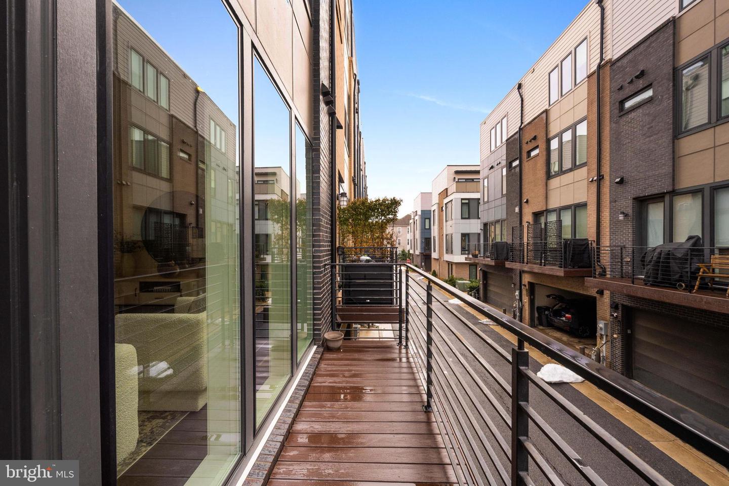 2822 TELEK PL, ALEXANDRIA, Virginia 22314, 4 Bedrooms Bedrooms, 12 Rooms Rooms,3 BathroomsBathrooms,Residential,For sale,2822 TELEK PL,VAAX2054772 MLS # VAAX2054772