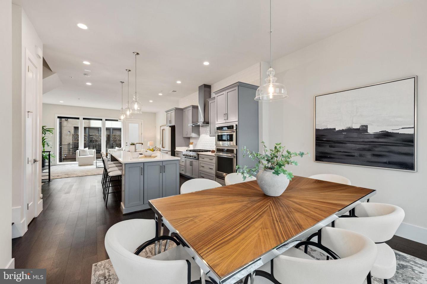 2822 TELEK PL, ALEXANDRIA, Virginia 22314, 4 Bedrooms Bedrooms, 12 Rooms Rooms,3 BathroomsBathrooms,Residential,For sale,2822 TELEK PL,VAAX2054772 MLS # VAAX2054772