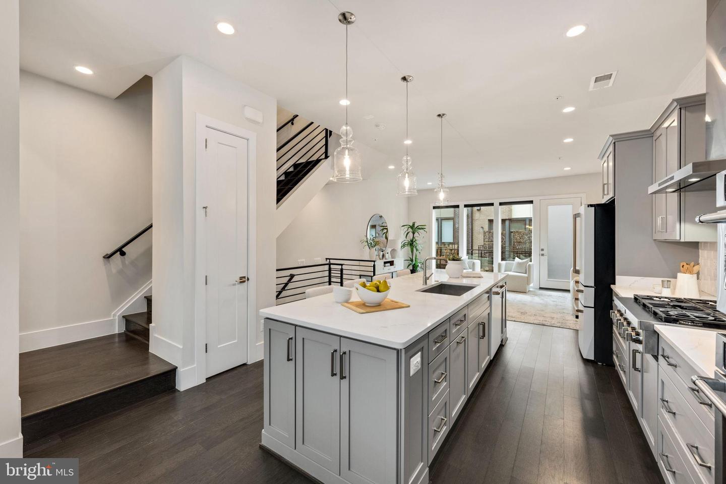 2822 TELEK PL, ALEXANDRIA, Virginia 22314, 4 Bedrooms Bedrooms, 12 Rooms Rooms,3 BathroomsBathrooms,Residential,For sale,2822 TELEK PL,VAAX2054772 MLS # VAAX2054772