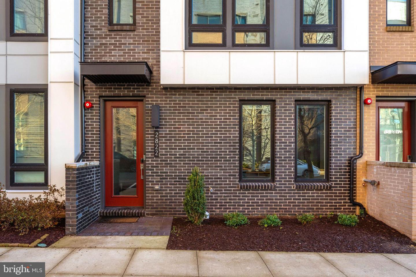 2822 TELEK PL, ALEXANDRIA, Virginia 22314, 4 Bedrooms Bedrooms, 12 Rooms Rooms,3 BathroomsBathrooms,Residential,For sale,2822 TELEK PL,VAAX2054772 MLS # VAAX2054772