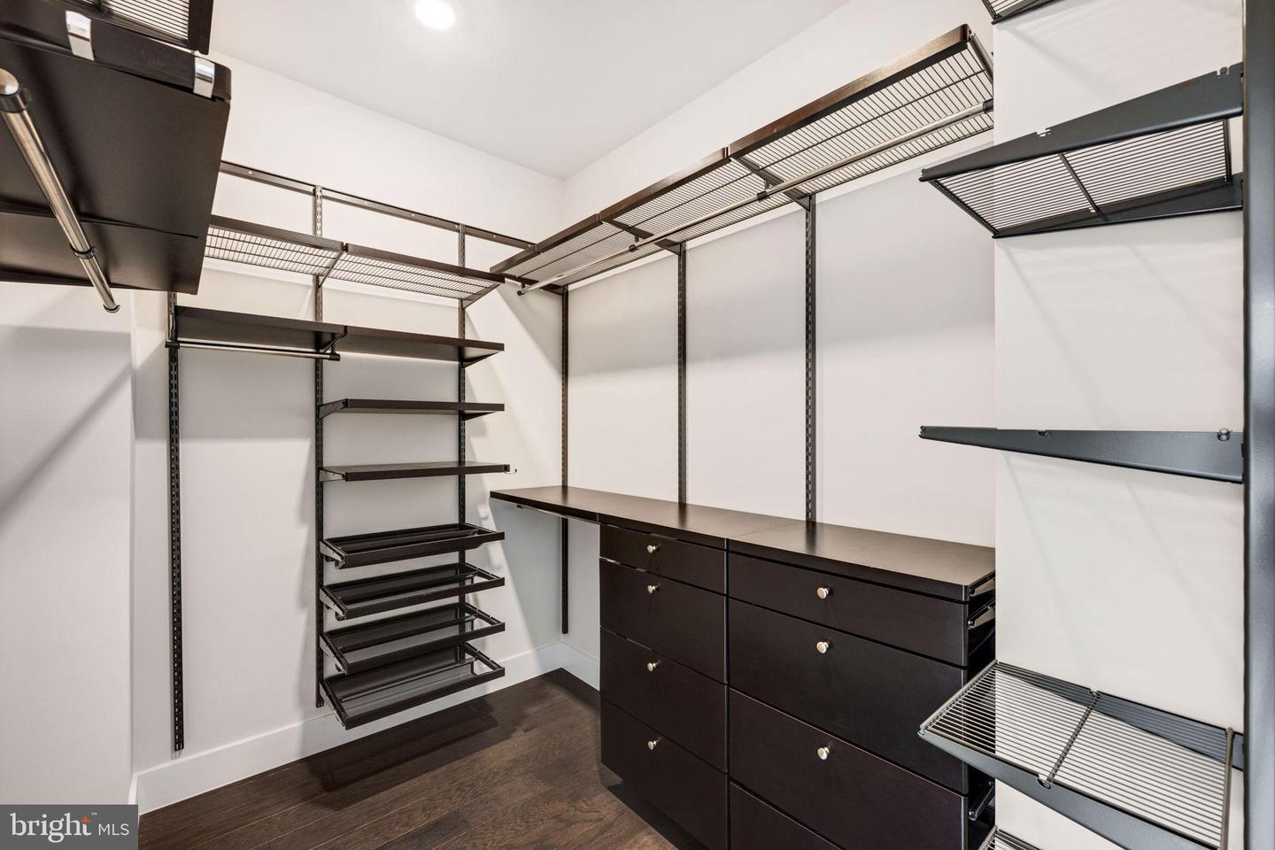 2822 TELEK PL, ALEXANDRIA, Virginia 22314, 4 Bedrooms Bedrooms, 12 Rooms Rooms,3 BathroomsBathrooms,Residential,For sale,2822 TELEK PL,VAAX2054772 MLS # VAAX2054772