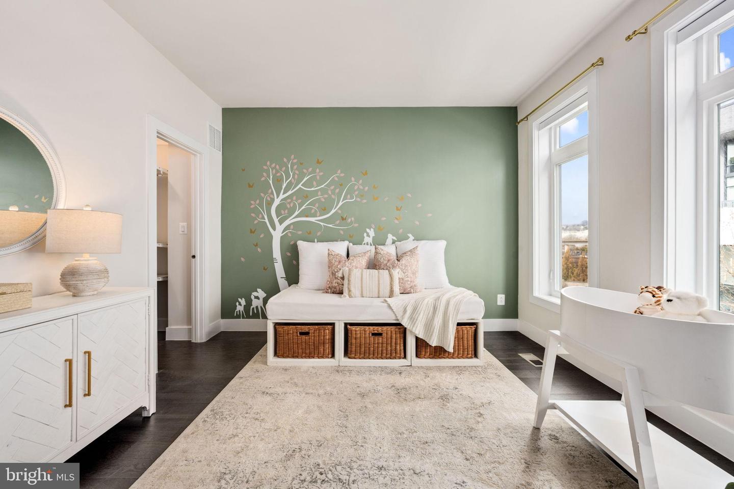 2822 TELEK PL, ALEXANDRIA, Virginia 22314, 4 Bedrooms Bedrooms, 12 Rooms Rooms,3 BathroomsBathrooms,Residential,For sale,2822 TELEK PL,VAAX2054772 MLS # VAAX2054772