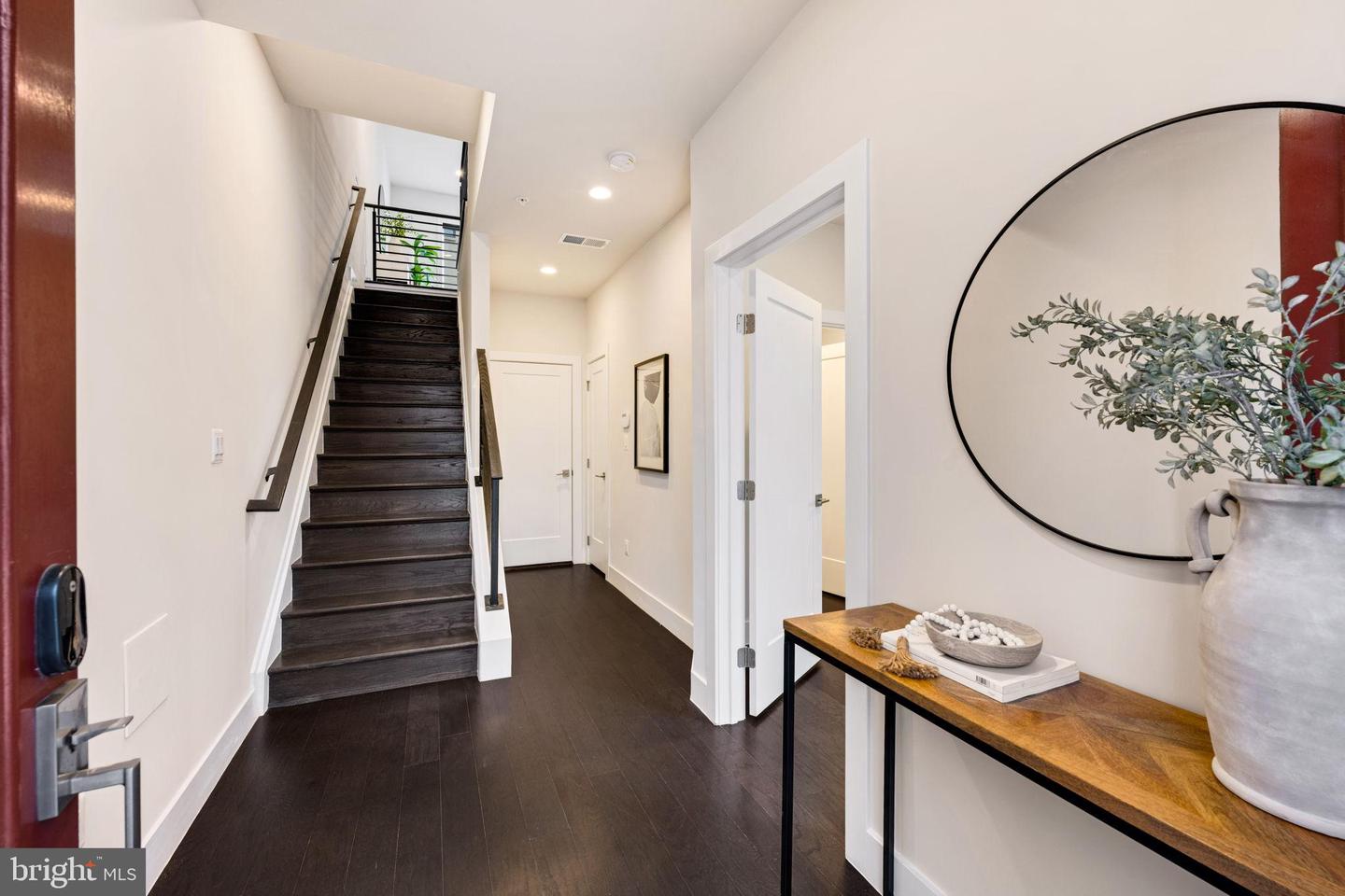 2822 TELEK PL, ALEXANDRIA, Virginia 22314, 4 Bedrooms Bedrooms, 12 Rooms Rooms,3 BathroomsBathrooms,Residential,For sale,2822 TELEK PL,VAAX2054772 MLS # VAAX2054772